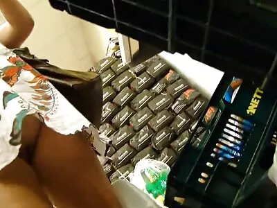 ពីរ Dicks សម្រាប់កូនមាន់ពីរ