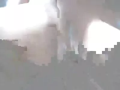 ក្មេងជំទង់ត្រូវបាន Fucked ដោយឧបករណ៍ដ៏ធំ